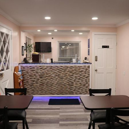 Elite Inn Moosup Екстериор снимка