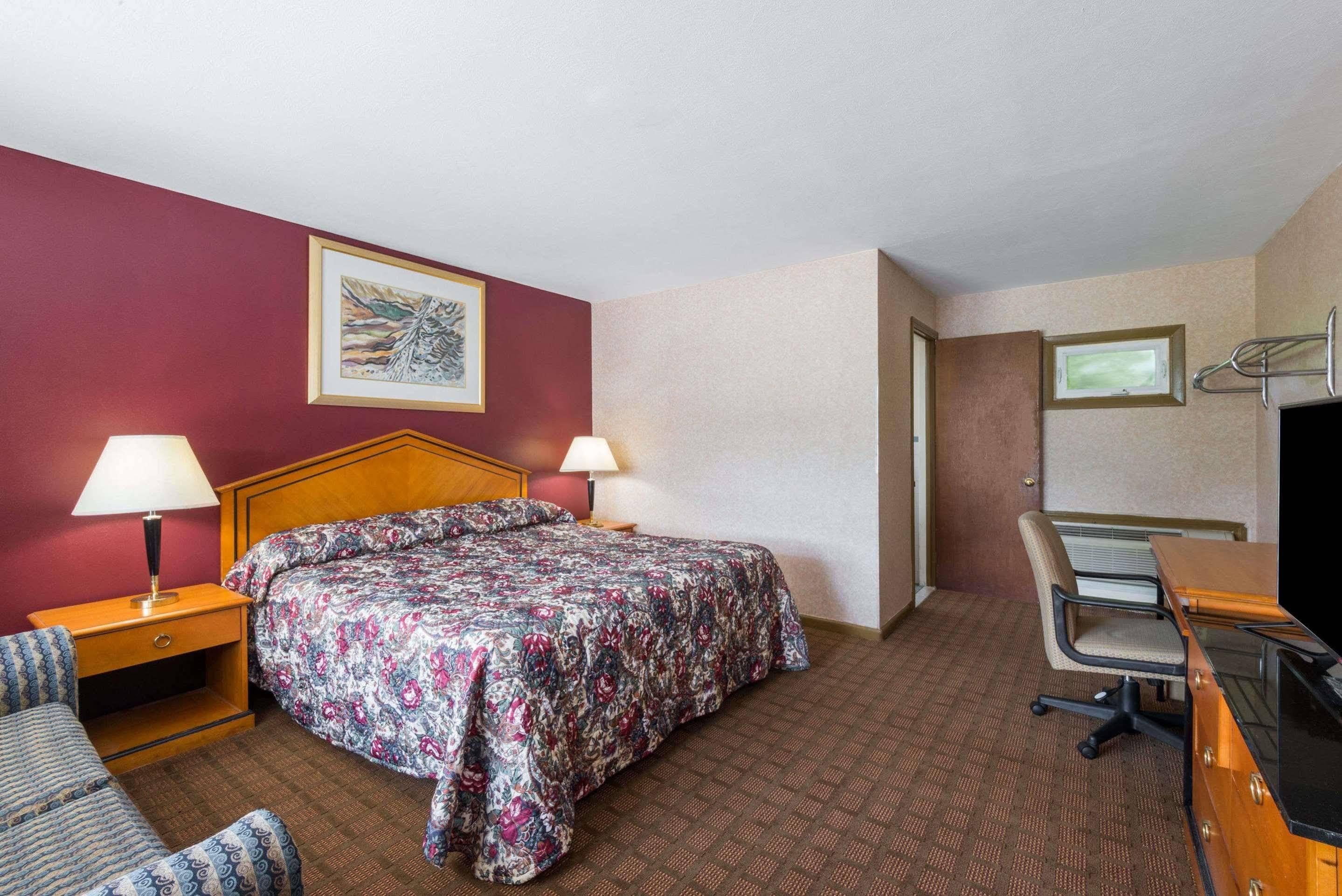 Elite Inn Moosup Екстериор снимка