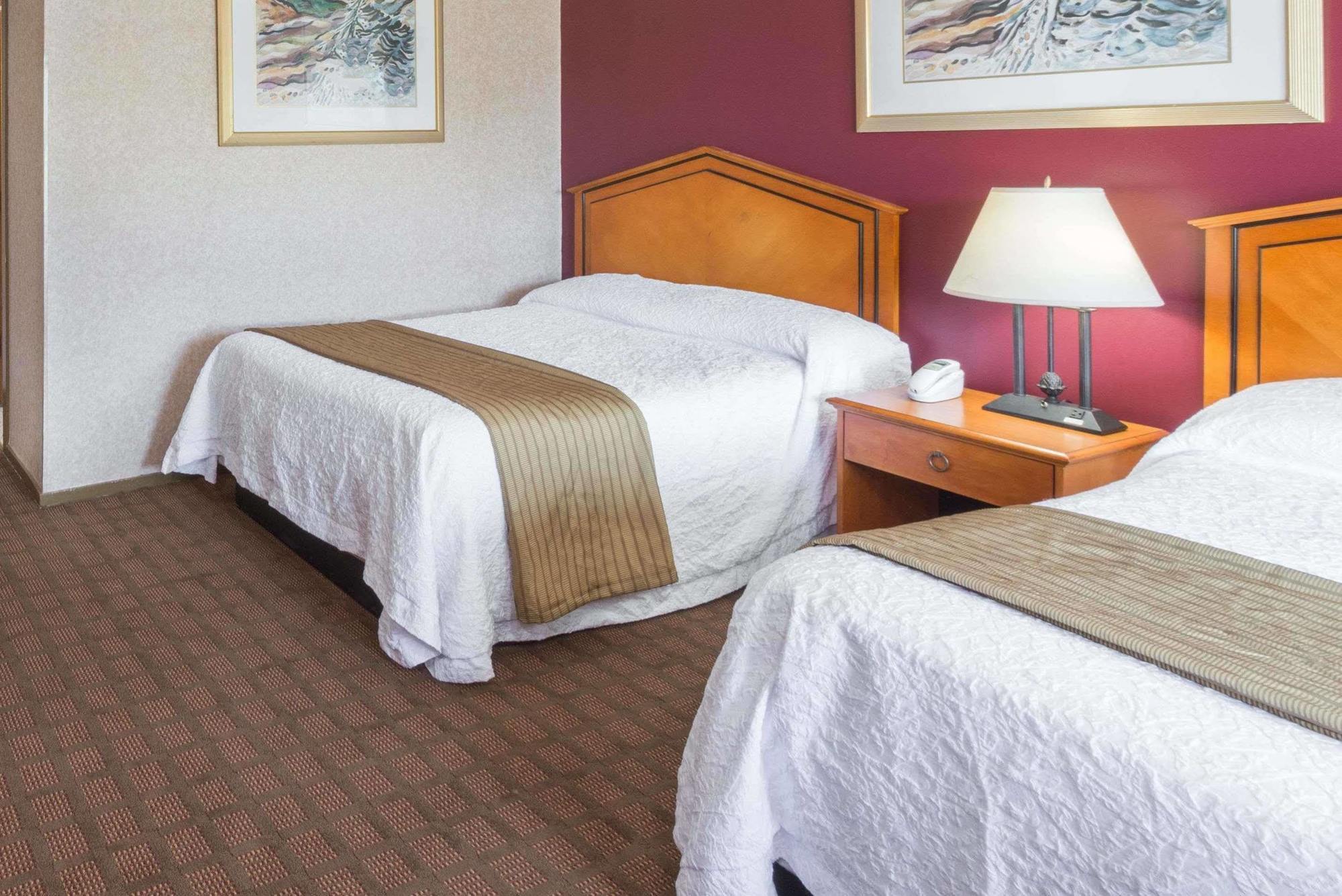 Elite Inn Moosup Екстериор снимка